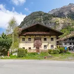 Schweizerhof Edelweiss アパート